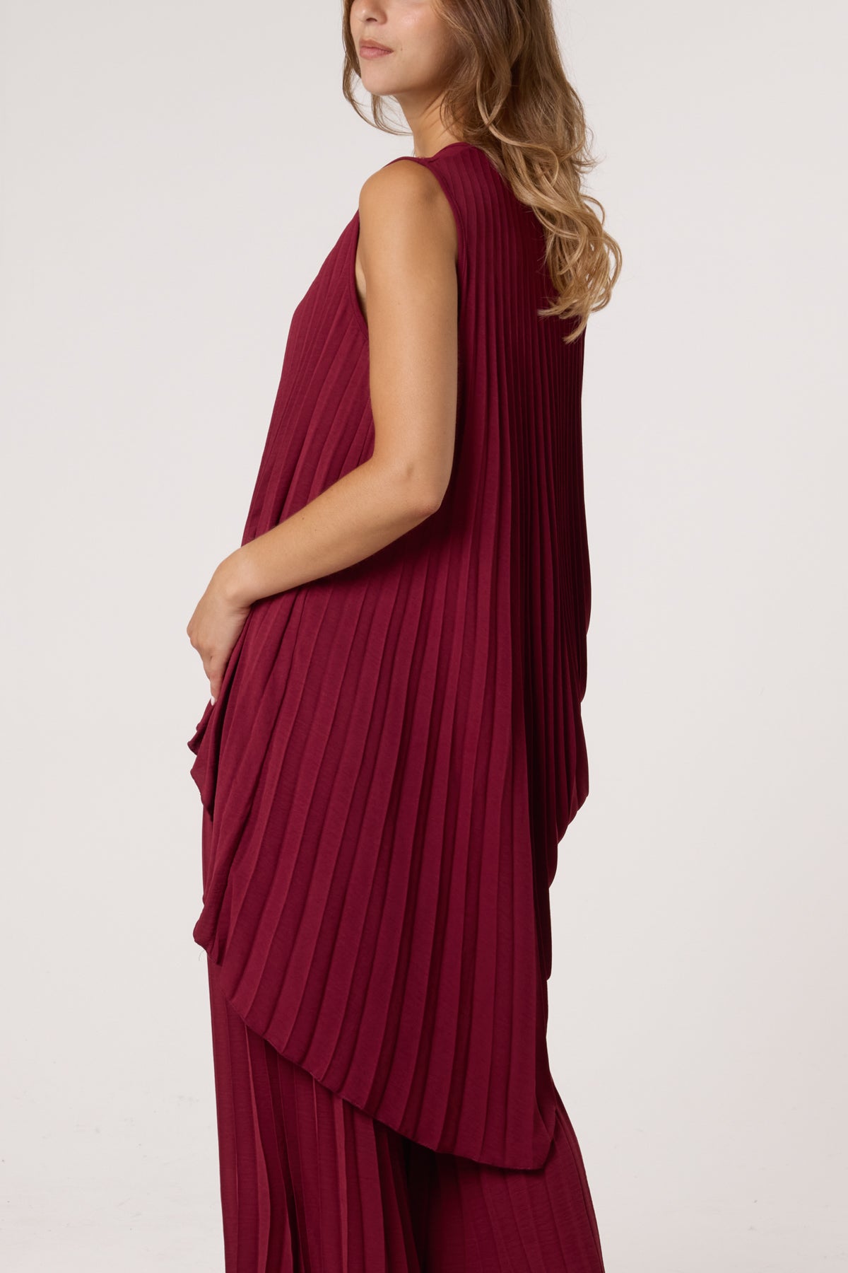 Sleeveless High Low Plisse Top