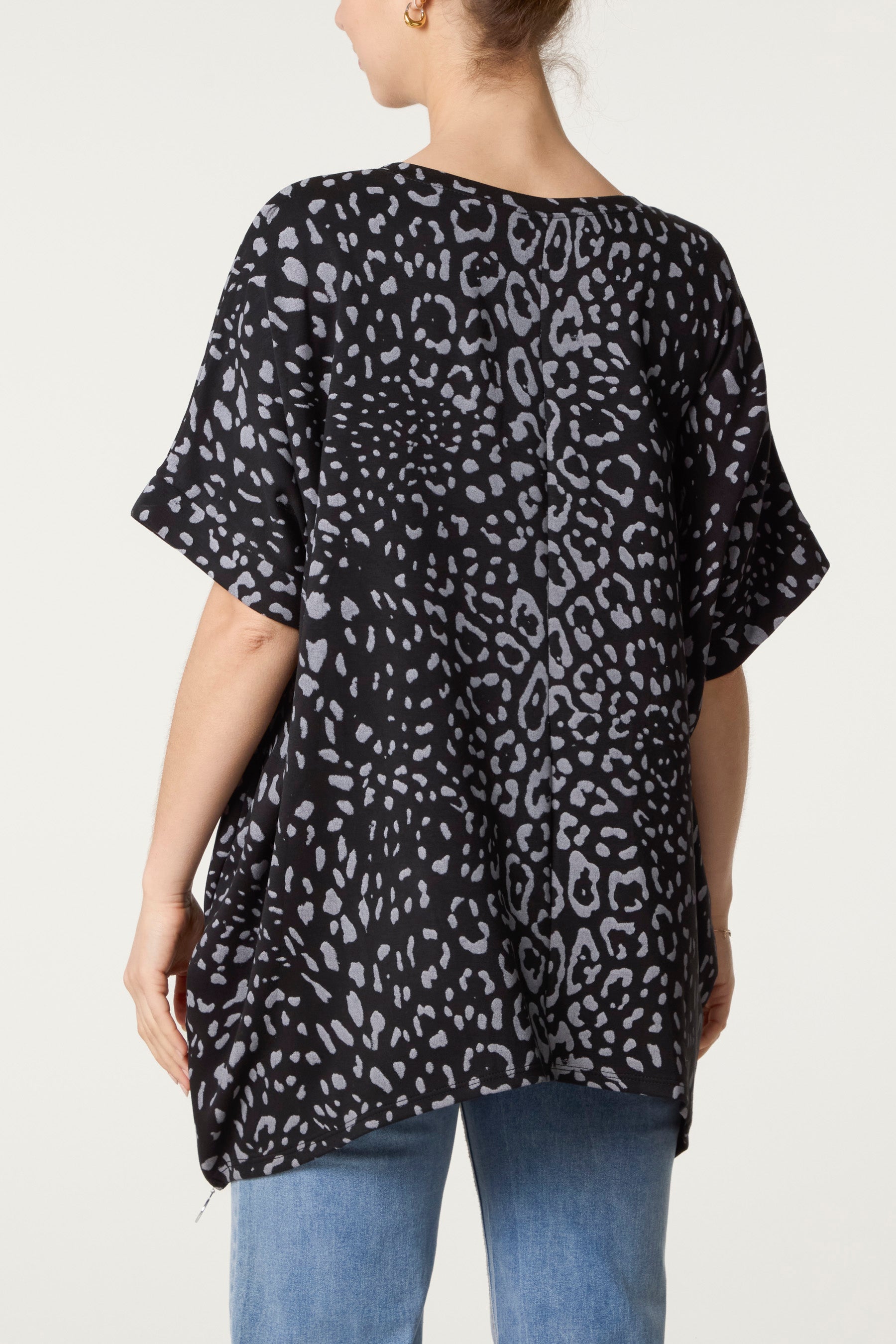 Short Sleeve Animal Sweat Top