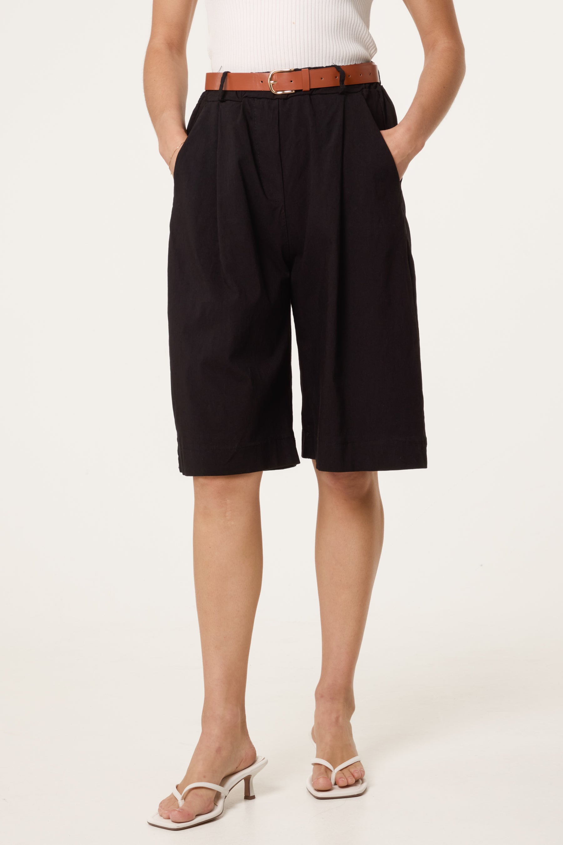Belted Begaline Bermuda Trousers