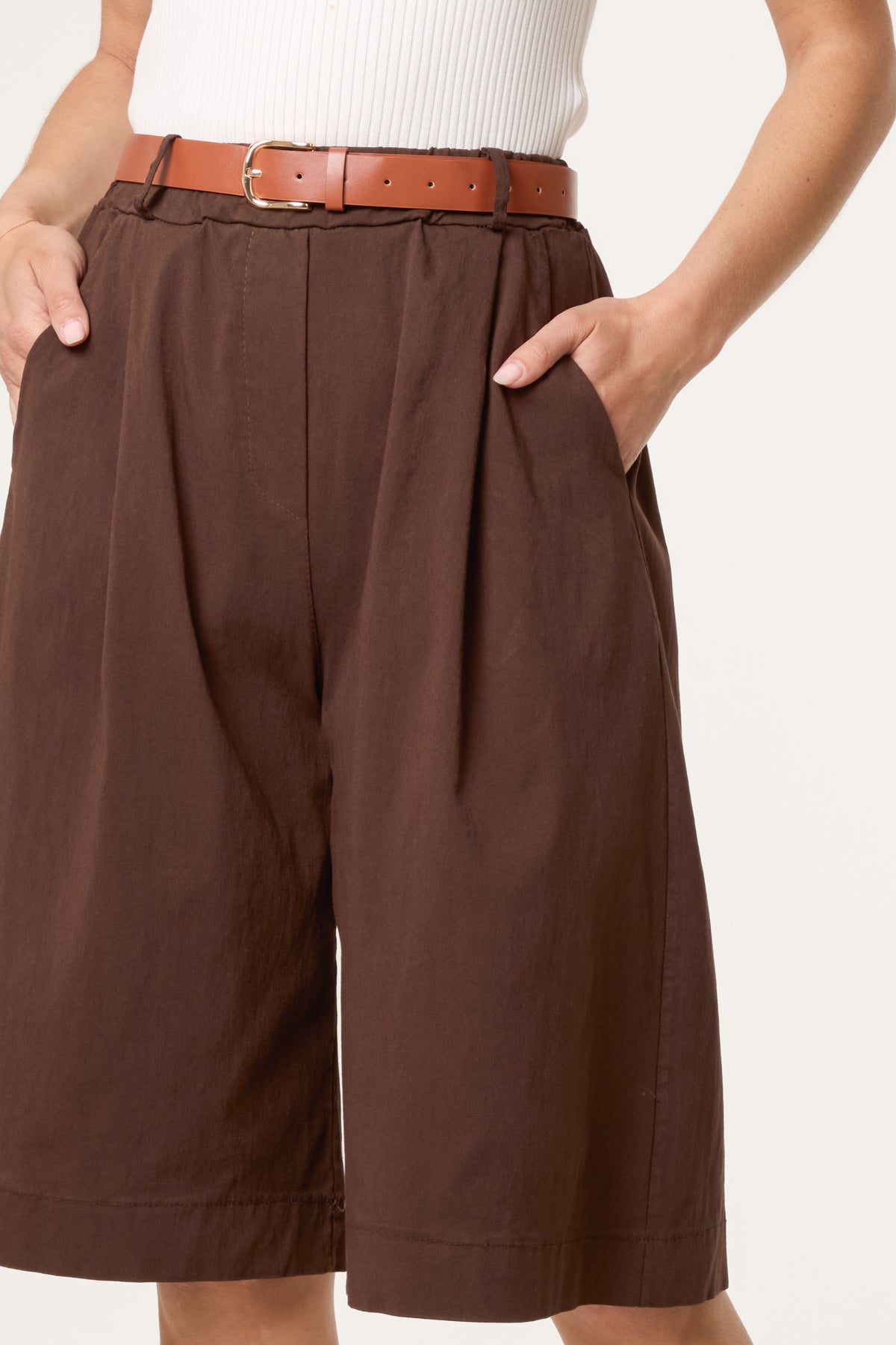 Belted Begaline Bermuda Trousers
