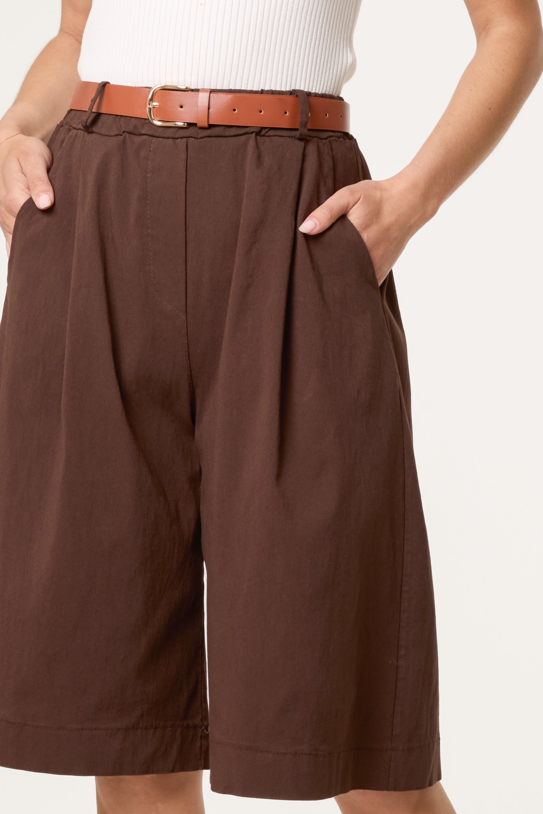 Belted Begaline Bermuda Trousers