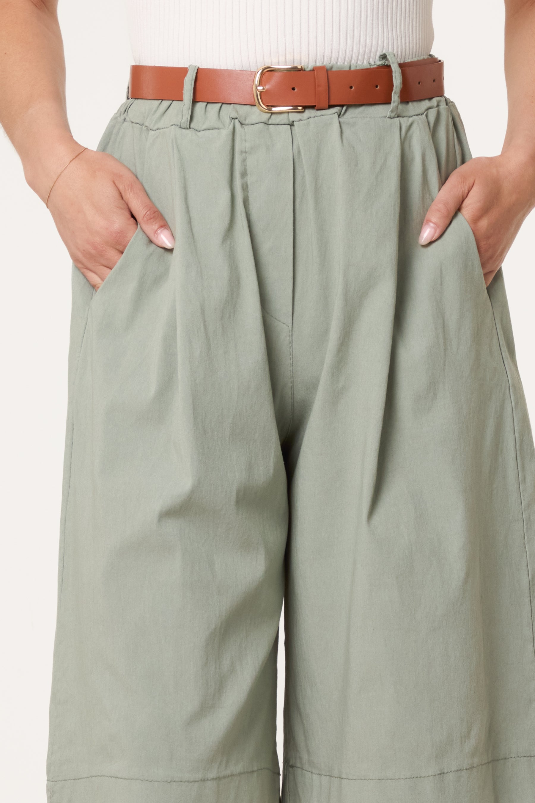 Belted Begaline Bermuda Trousers