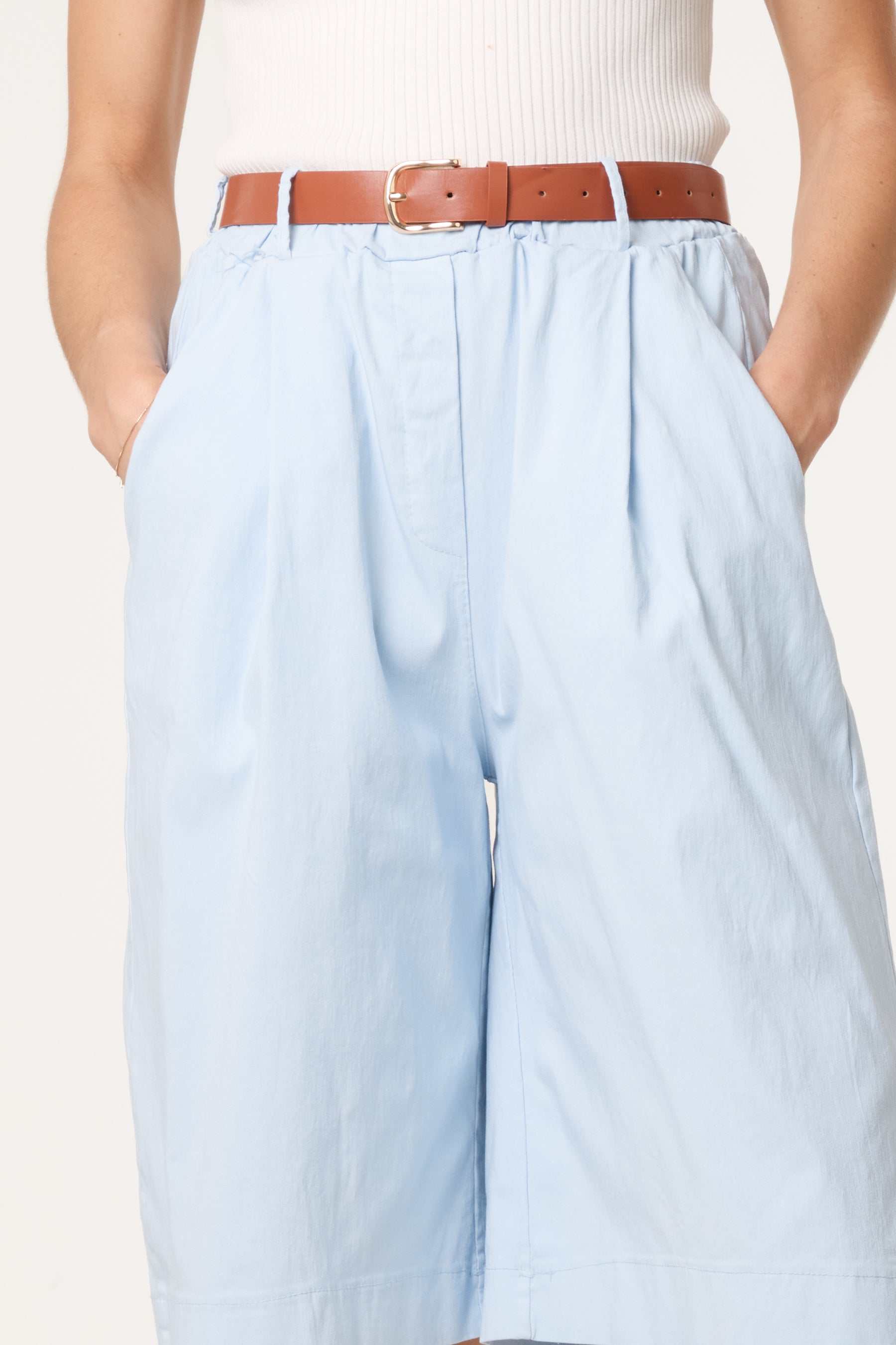 Belted Begaline Bermuda Trousers