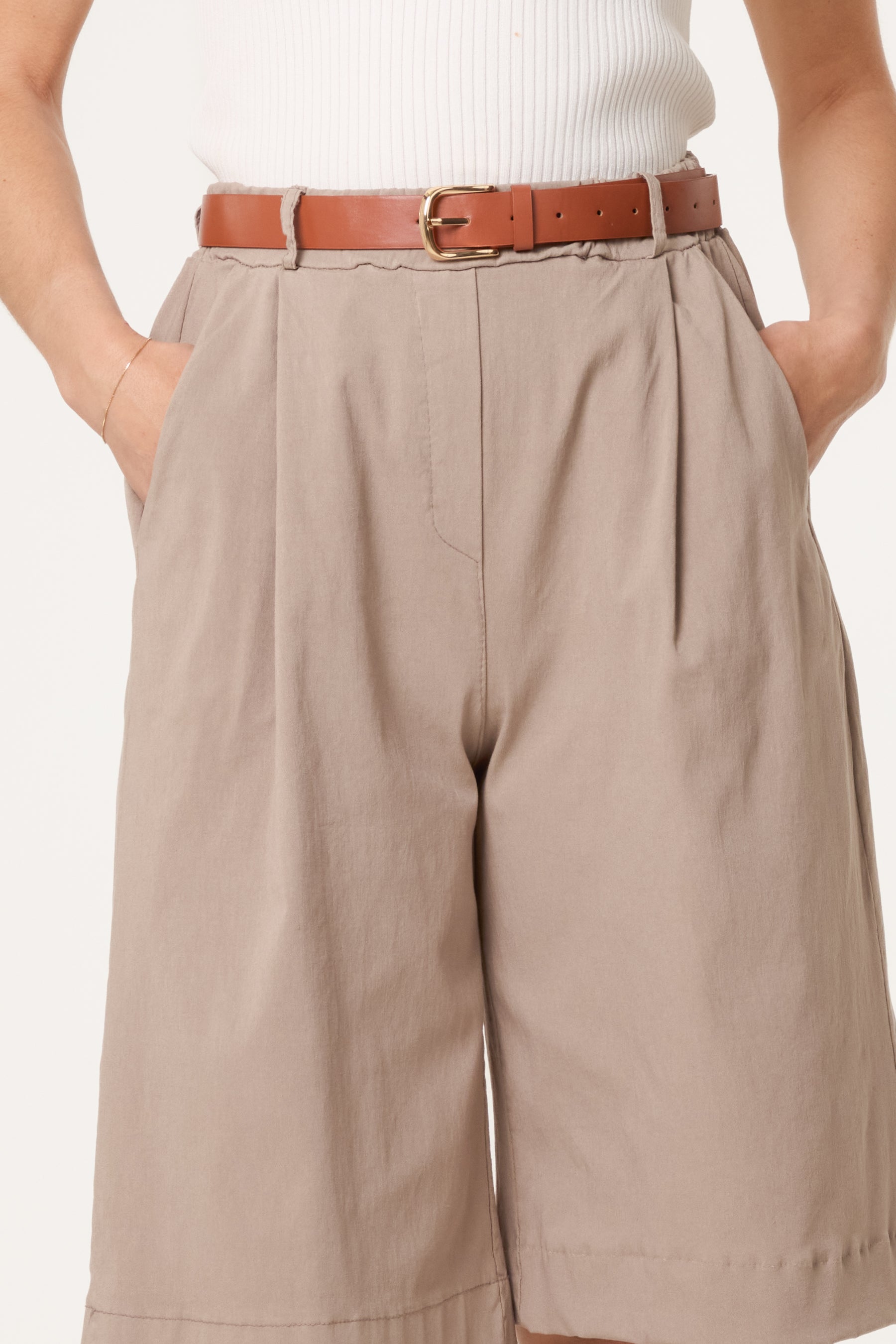 Belted Begaline Bermuda Trousers