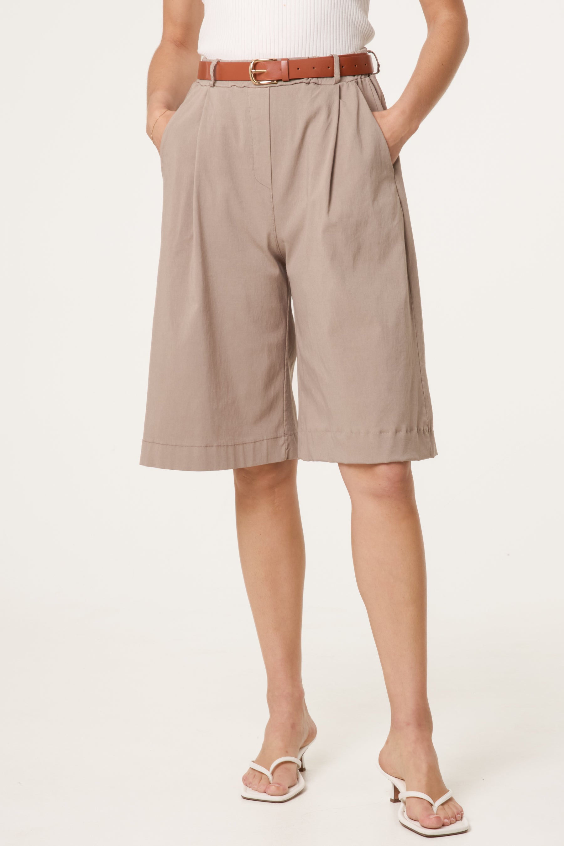 Belted Begaline Bermuda Trousers