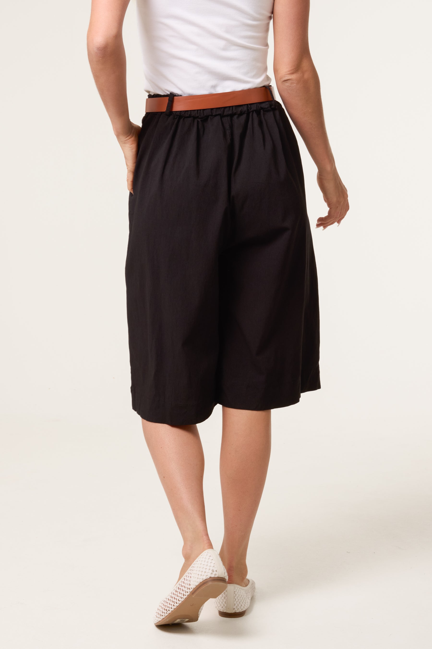 Belted Begaline Bermuda Trousers