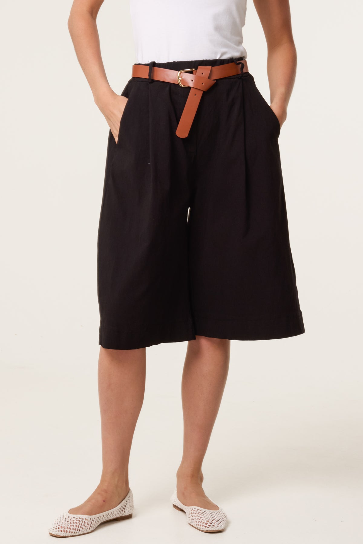 Belted Begaline Bermuda Trousers