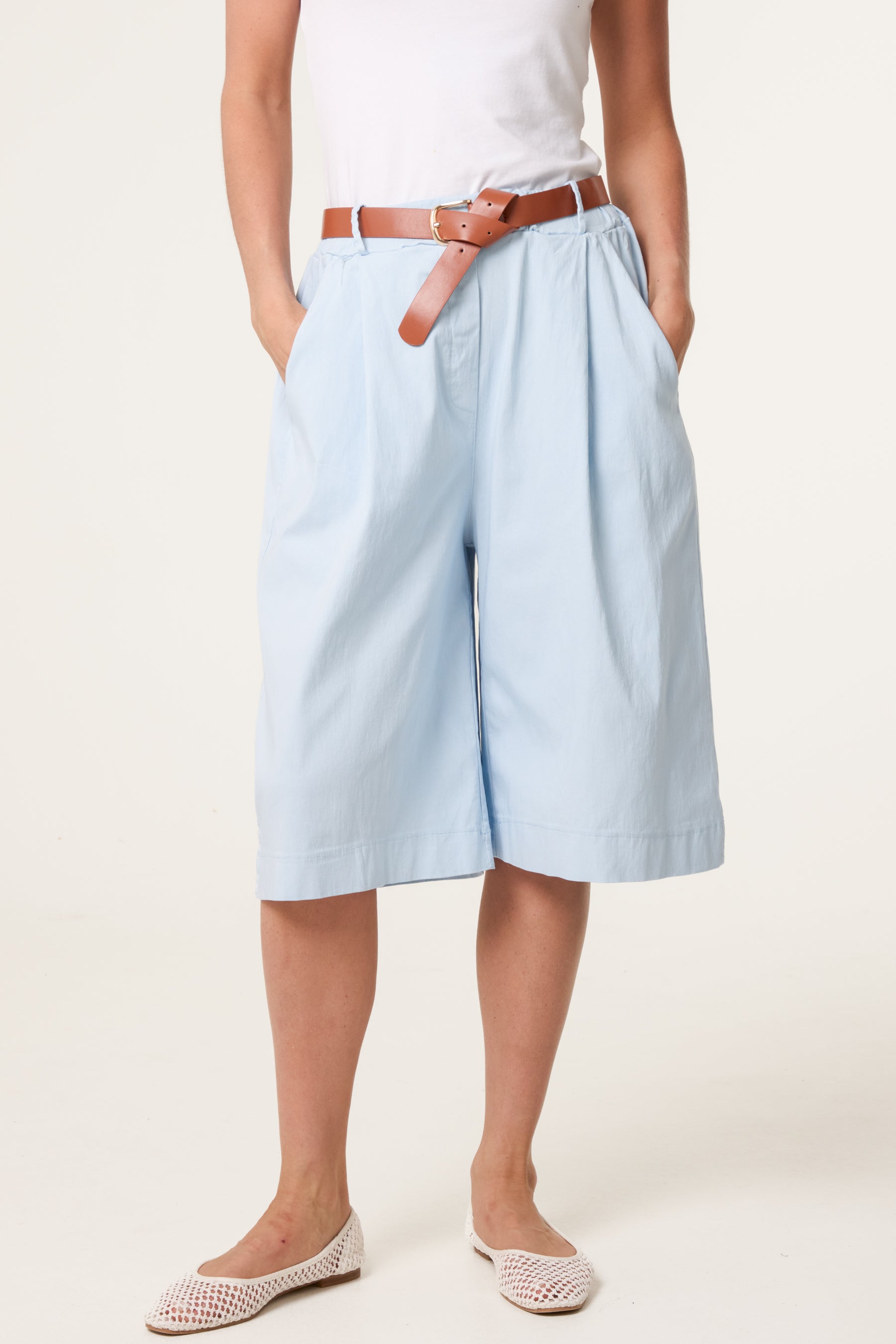 Belted Begaline Bermuda Trousers