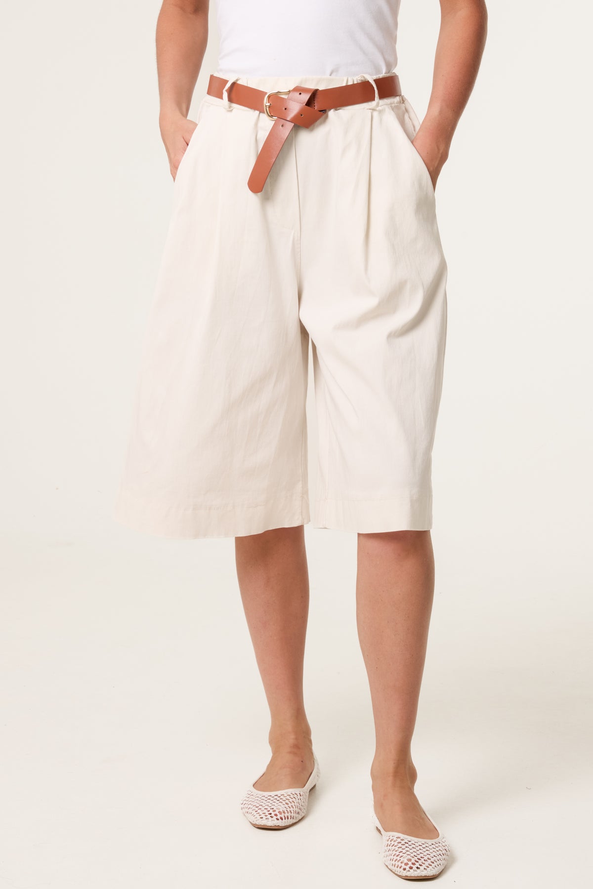 Belted Begaline Bermuda Trousers
