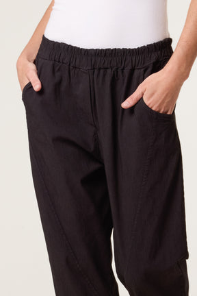 Magic Plain Stretch Capri Trousers
