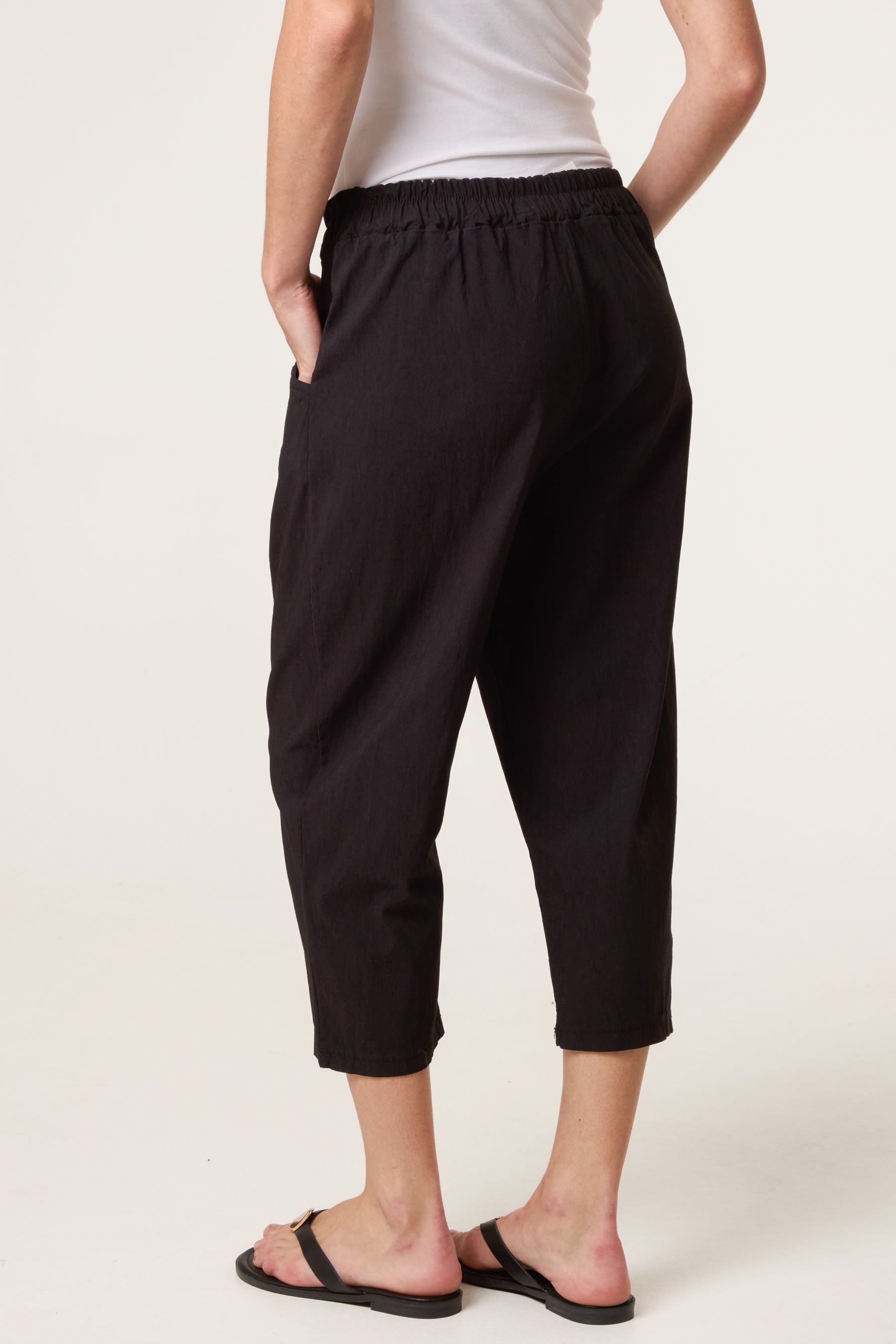 Magic Plain Stretch Capri Trousers
