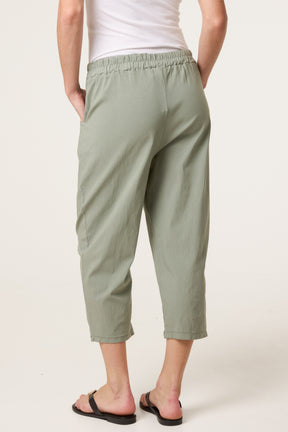 Magic Plain Stretch Capri Trousers