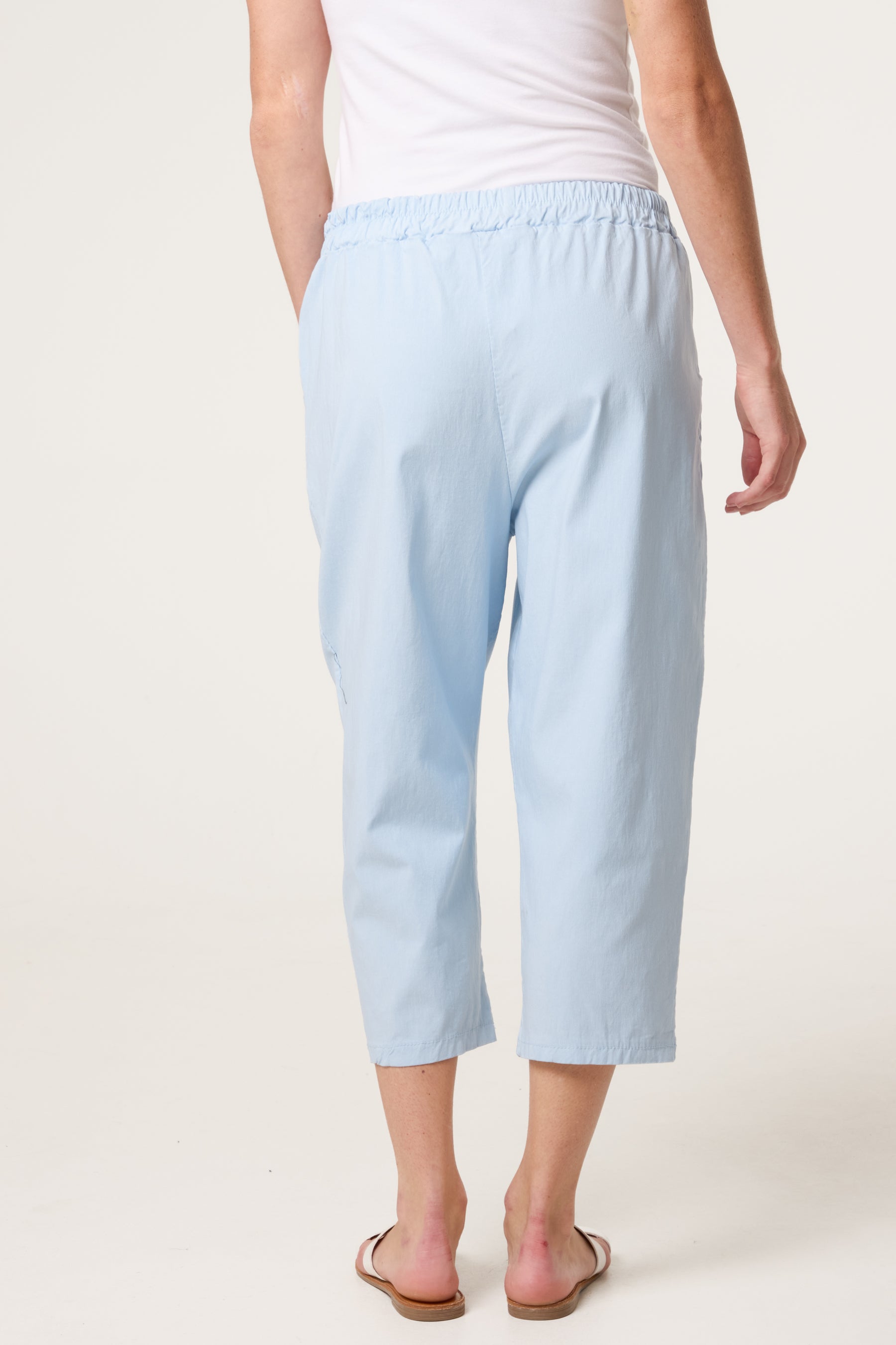 Magic Plain Stretch Capri Trousers