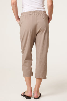 Magic Plain Stretch Capri Trousers