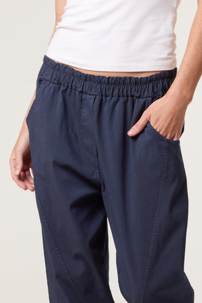Magic Plain Stretch Capri Trousers