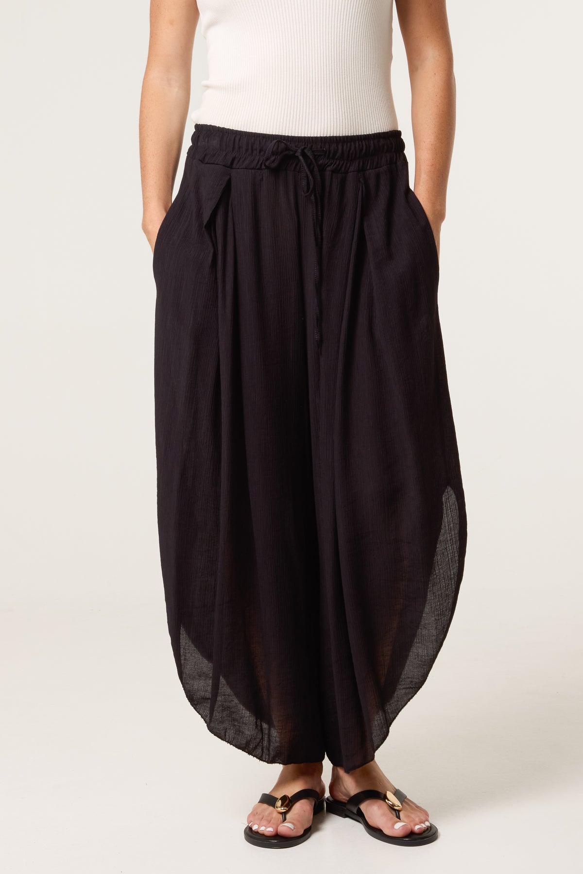 Wide Leg Crinkle Trouser
