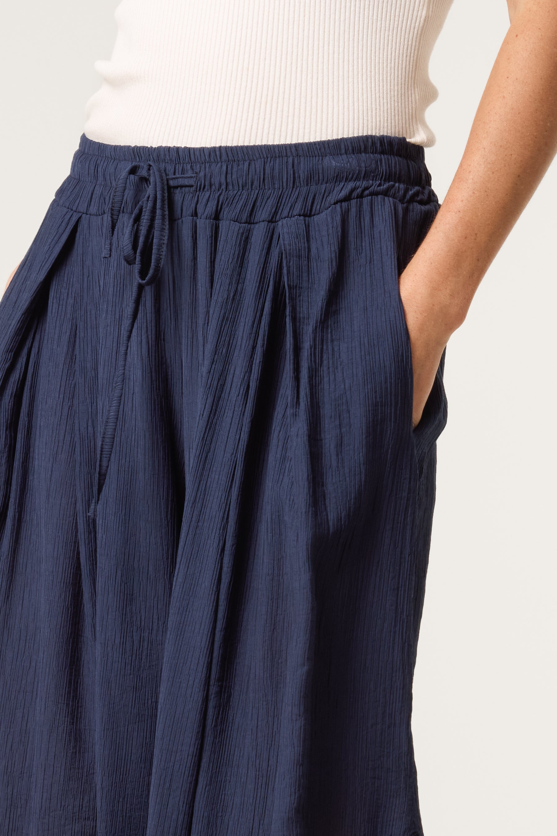 Wide Leg Crinkle Trouser