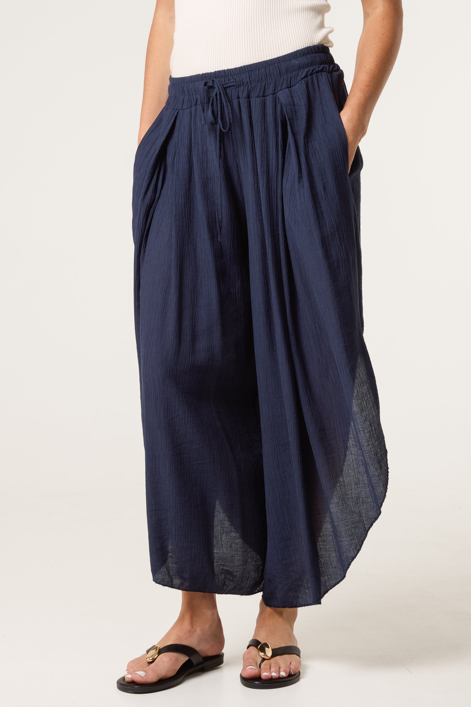 Wide Leg Crinkle Trouser