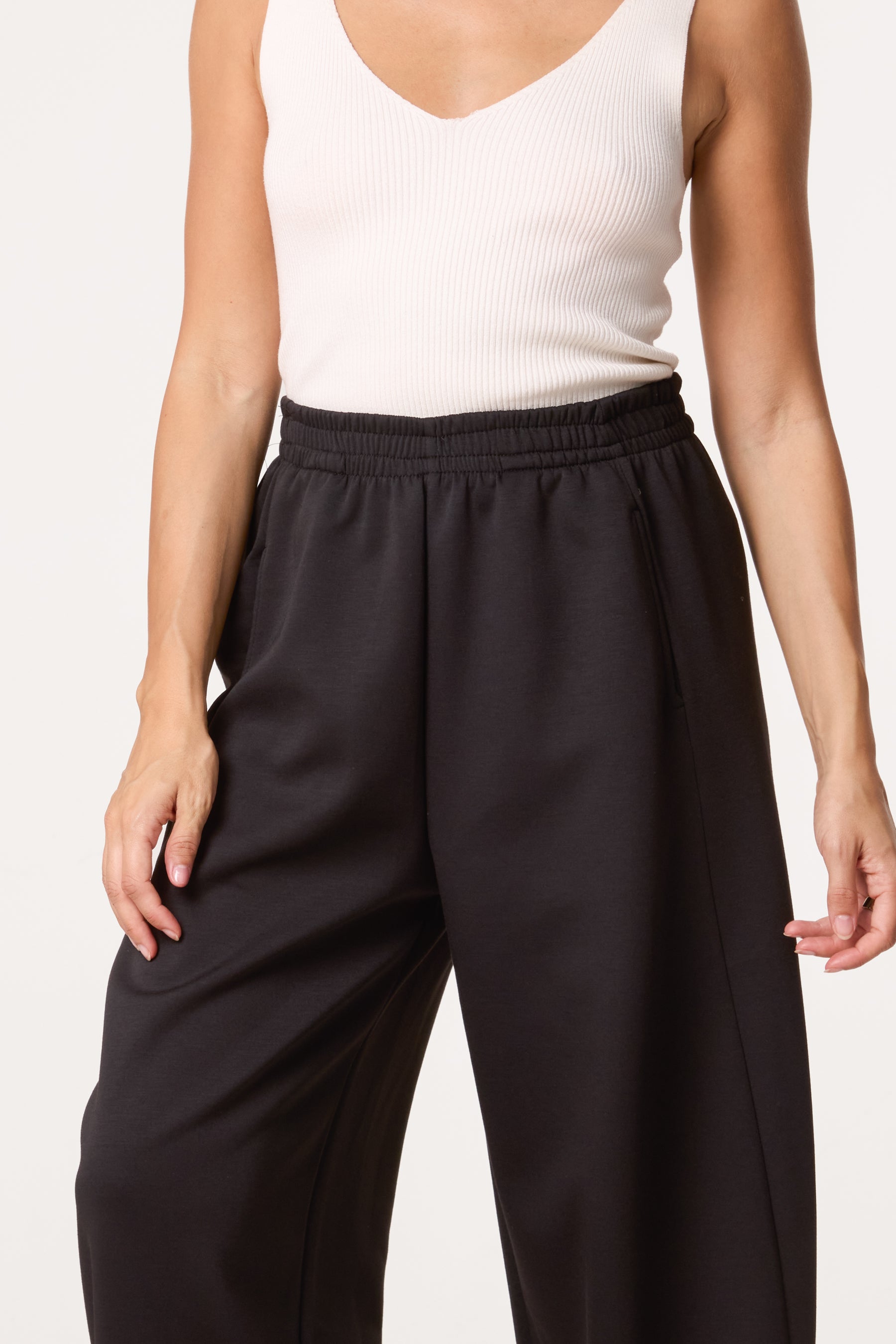 Essential Trousers With Pockets