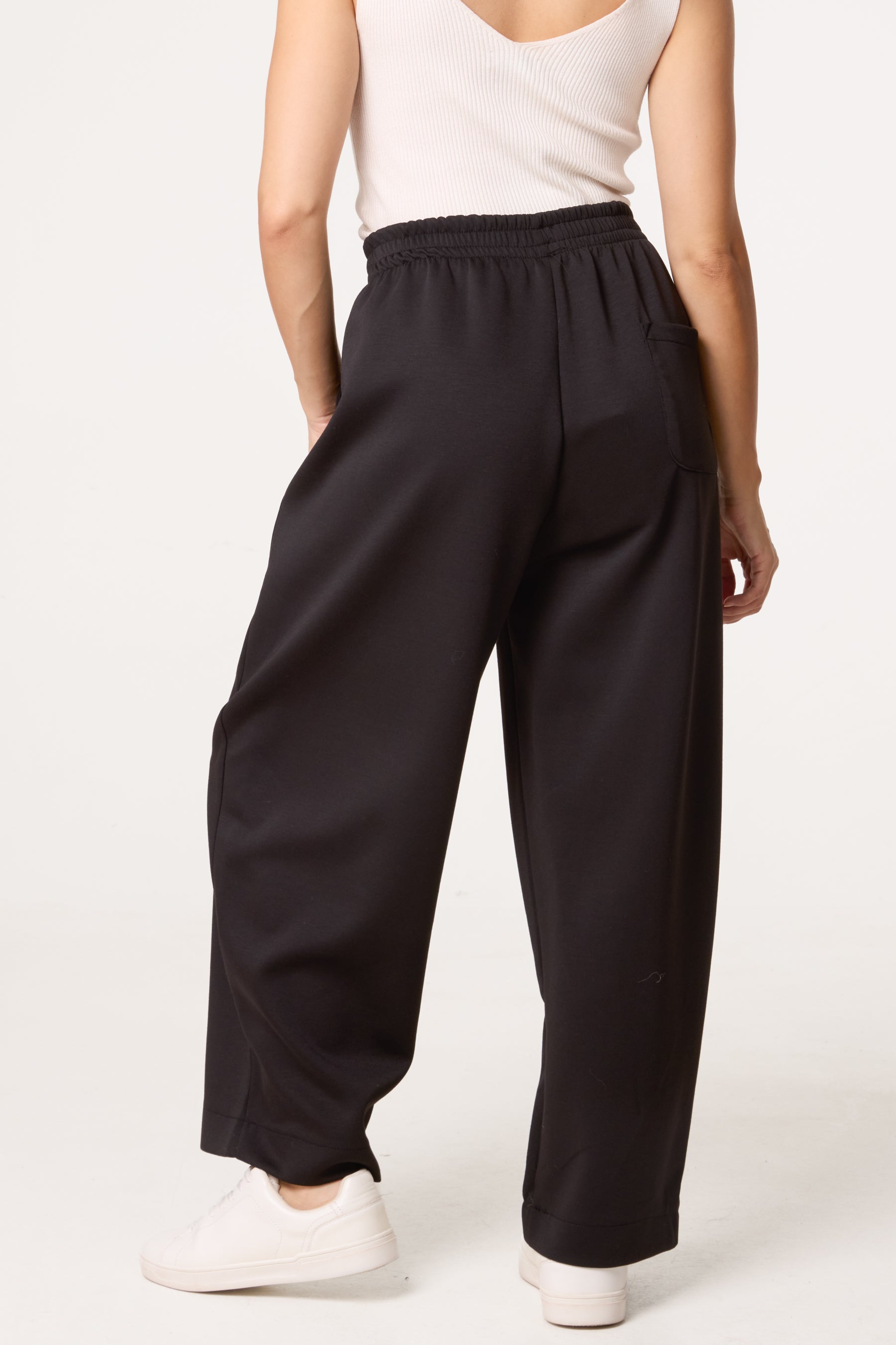 Essential Trousers With Pockets