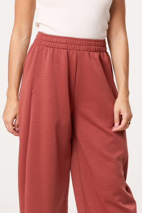 Essential Trousers With Pockets