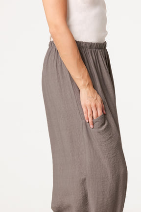 Wide-Leg Relaxed Trousers With Pockets