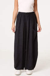 Wide-Leg Relaxed Trousers With Pockets