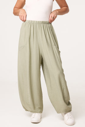 Wide-Leg Relaxed Trousers With Pockets