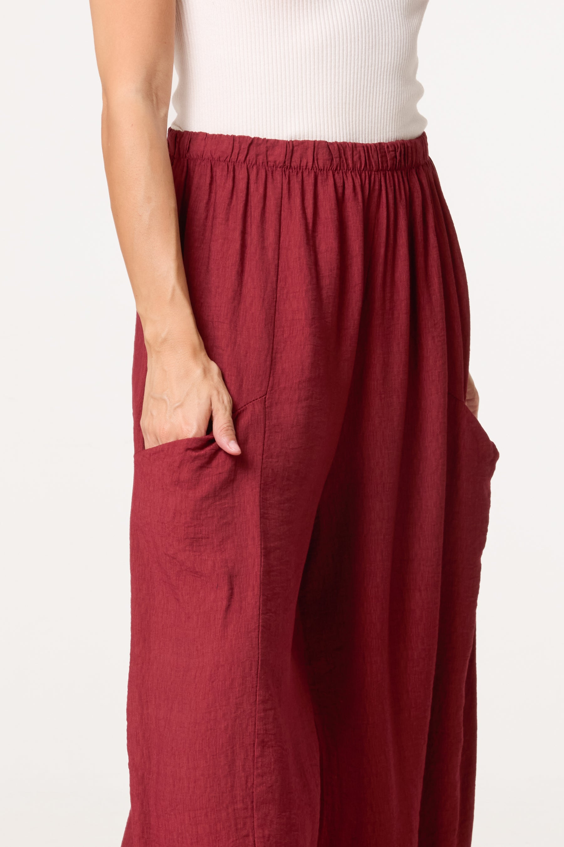 Wide-Leg Relaxed Trousers With Pockets