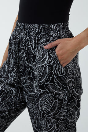Leaf Print Capri Trousers