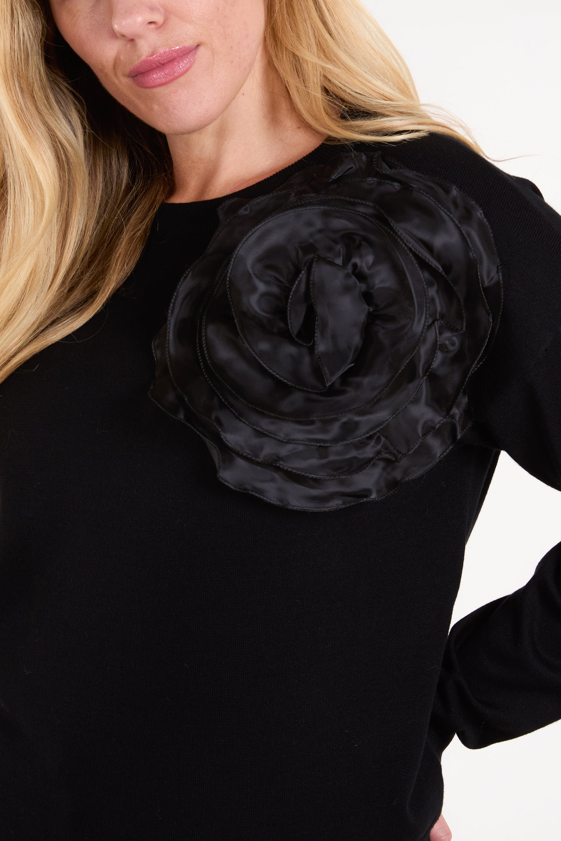 Corsage Flower Round Neck Jumper