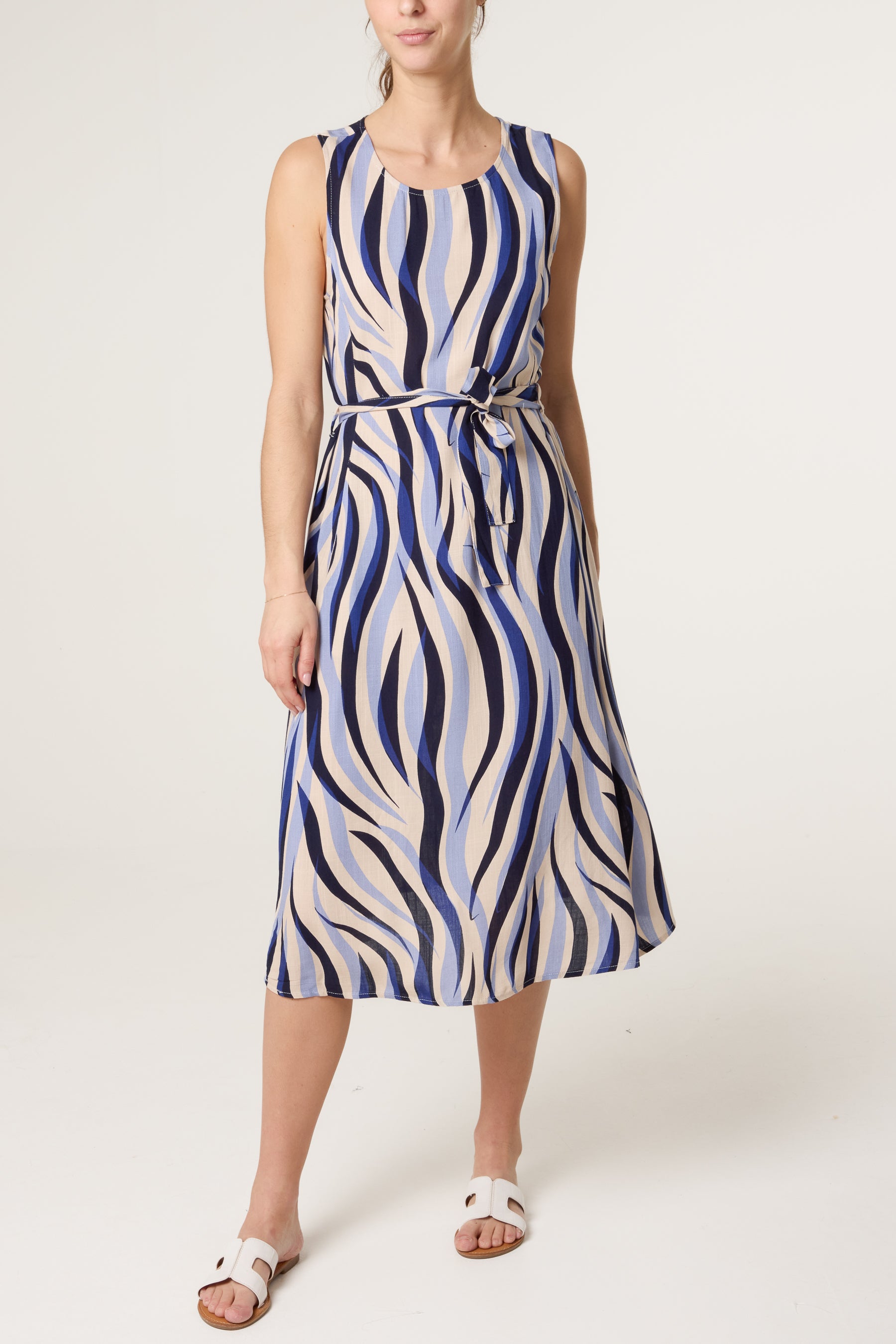 Round Neck Swirls Belted Dress
