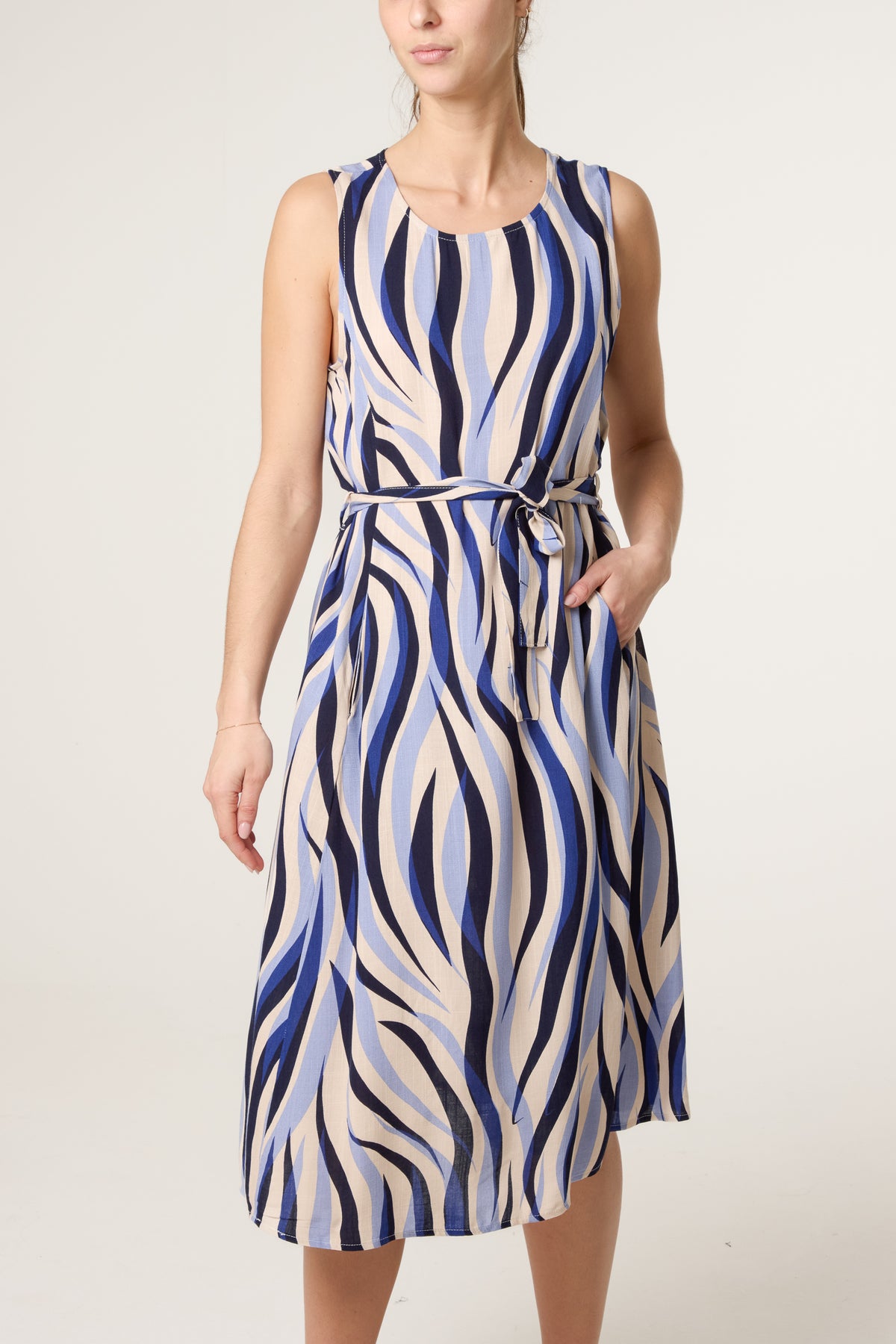 Round Neck Swirls Belted Dress
