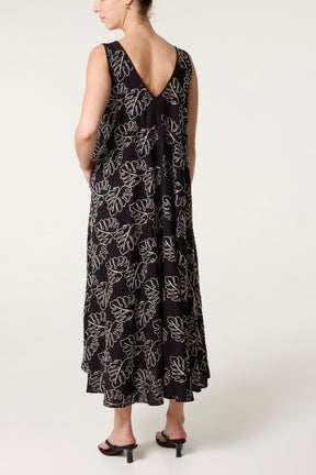 Embroidery V-Neck Relaxed Dress