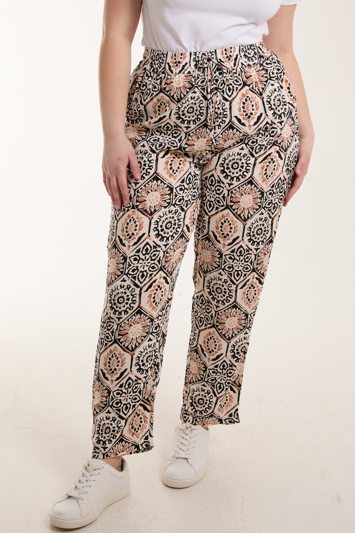 Floral Mandala Print Capri Trousers