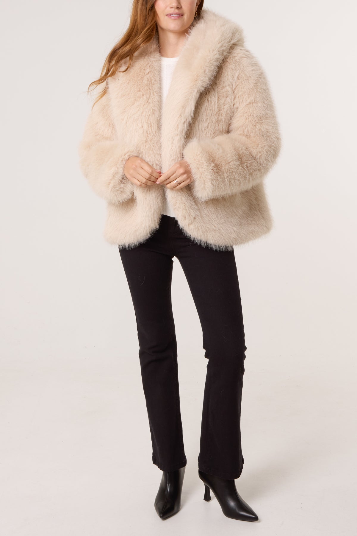 Curve Hem Hooded Fur