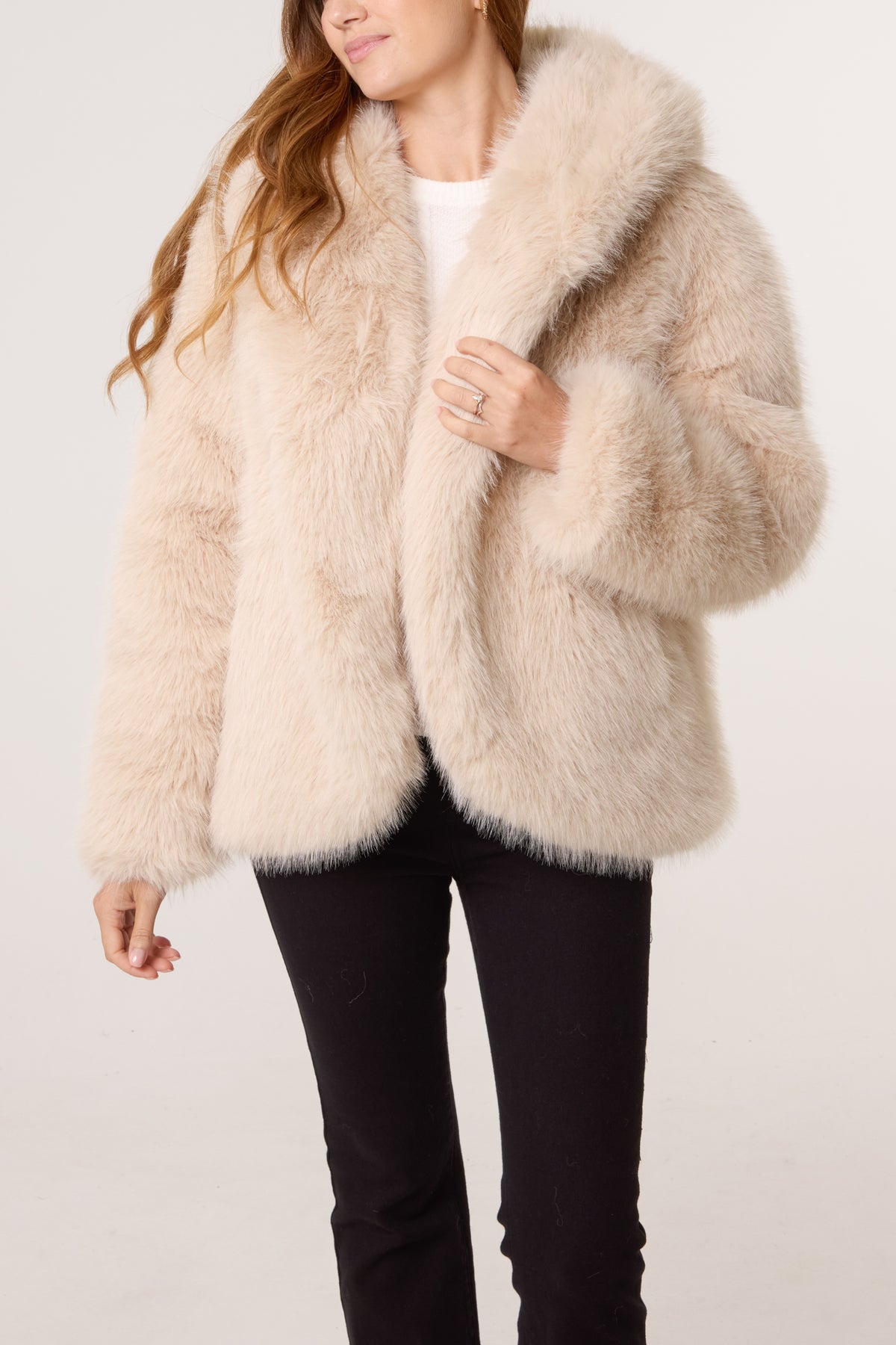 Curve Hem Hooded Fur