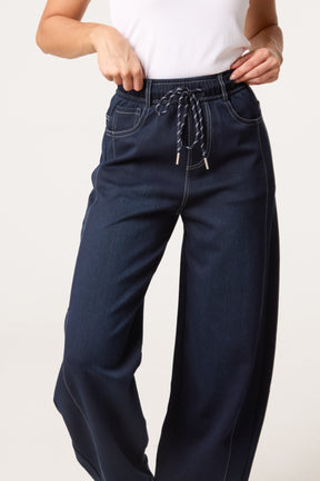 Stitch Barrel Leg Jeans