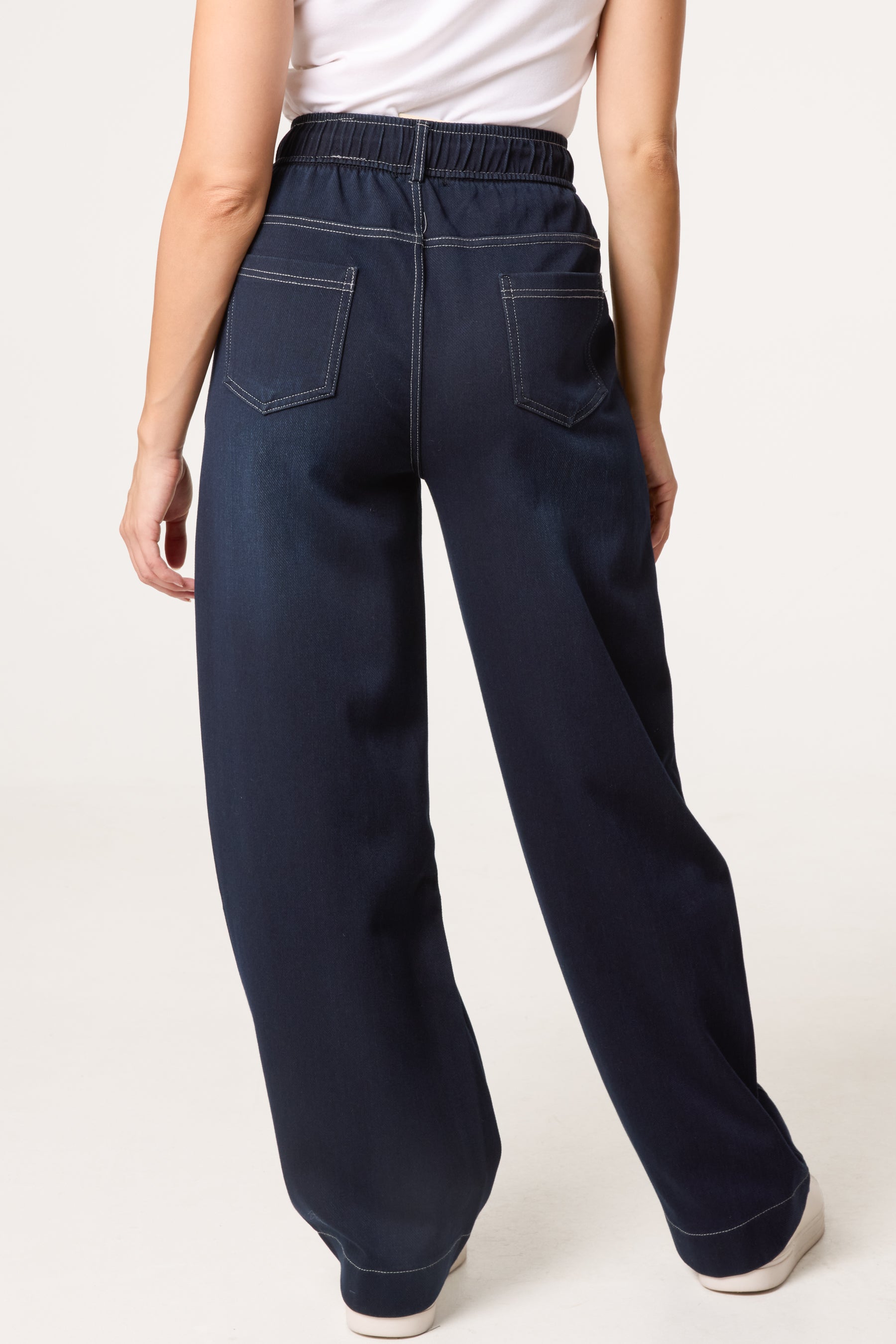 Stitch Barrel Leg Jeans