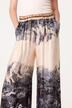Mountain Print Border Edge Trousers