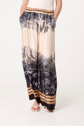 Mountain Print Border Edge Trousers
