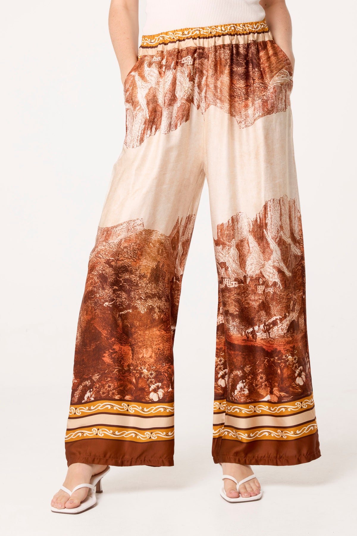 Mountain Print Border Edge Trousers