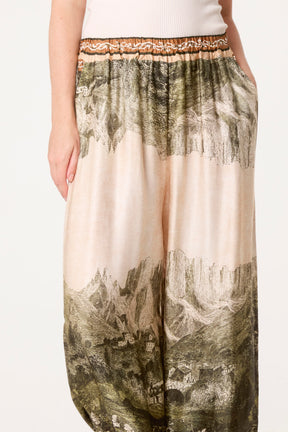 Mountain Print Border Edge Trousers