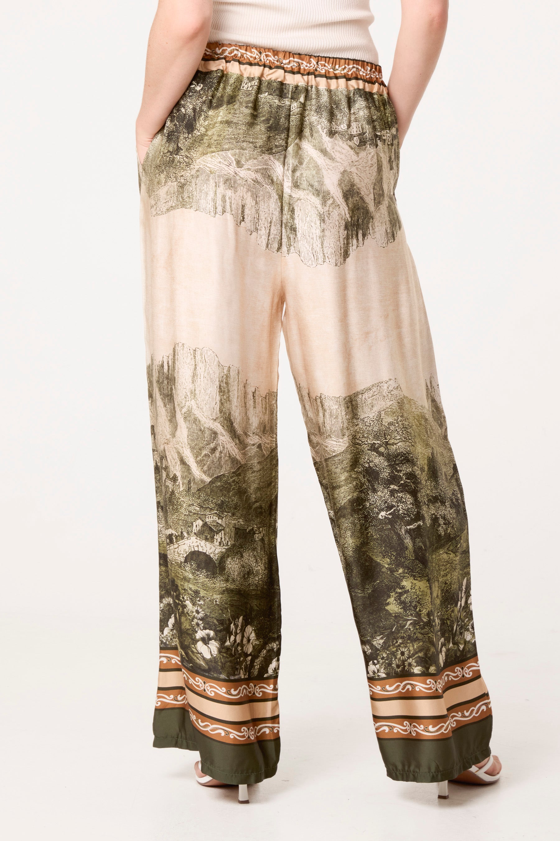 Mountain Print Border Edge Trousers