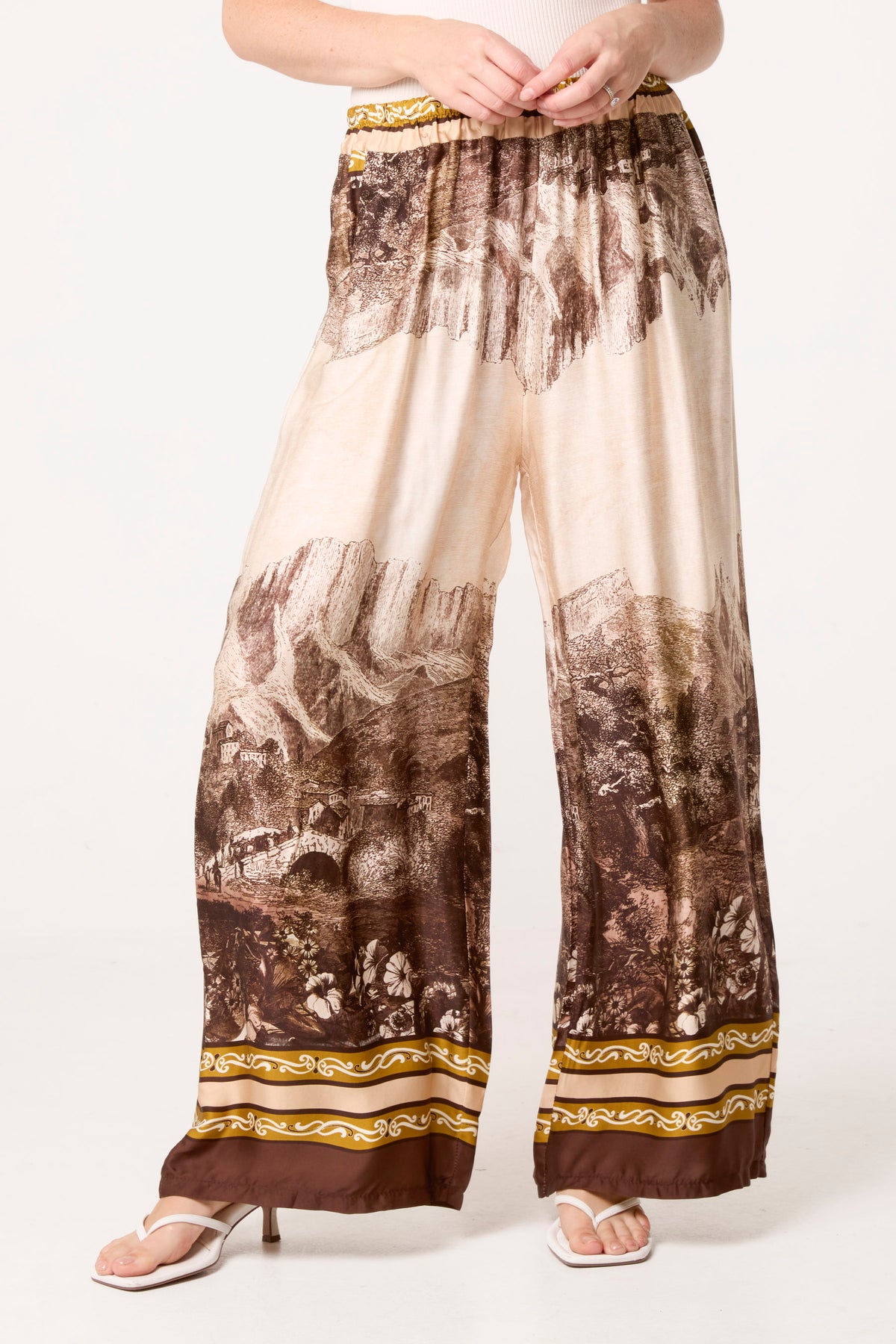 Mountain Print Border Edge Trousers