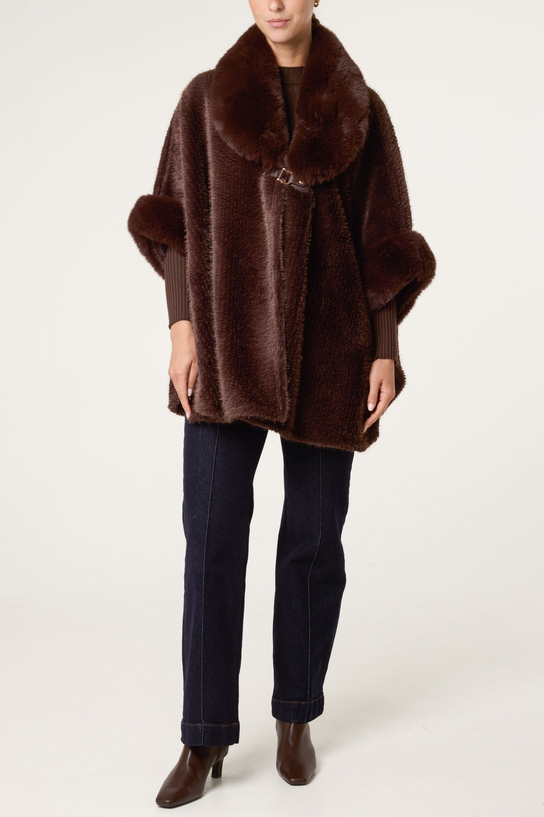 Deluxe Fur Trim & Buckle Detail Cape