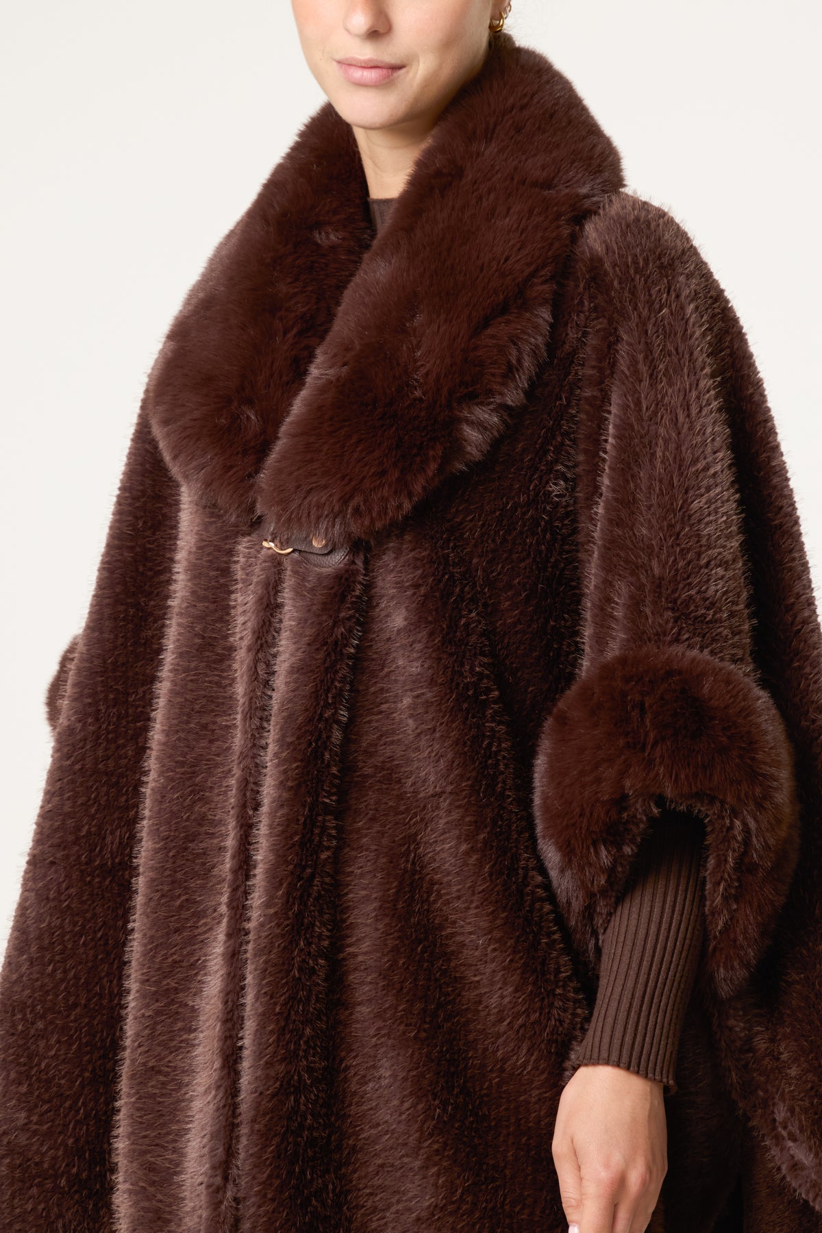 Deluxe Fur Trim & Buckle Detail Cape
