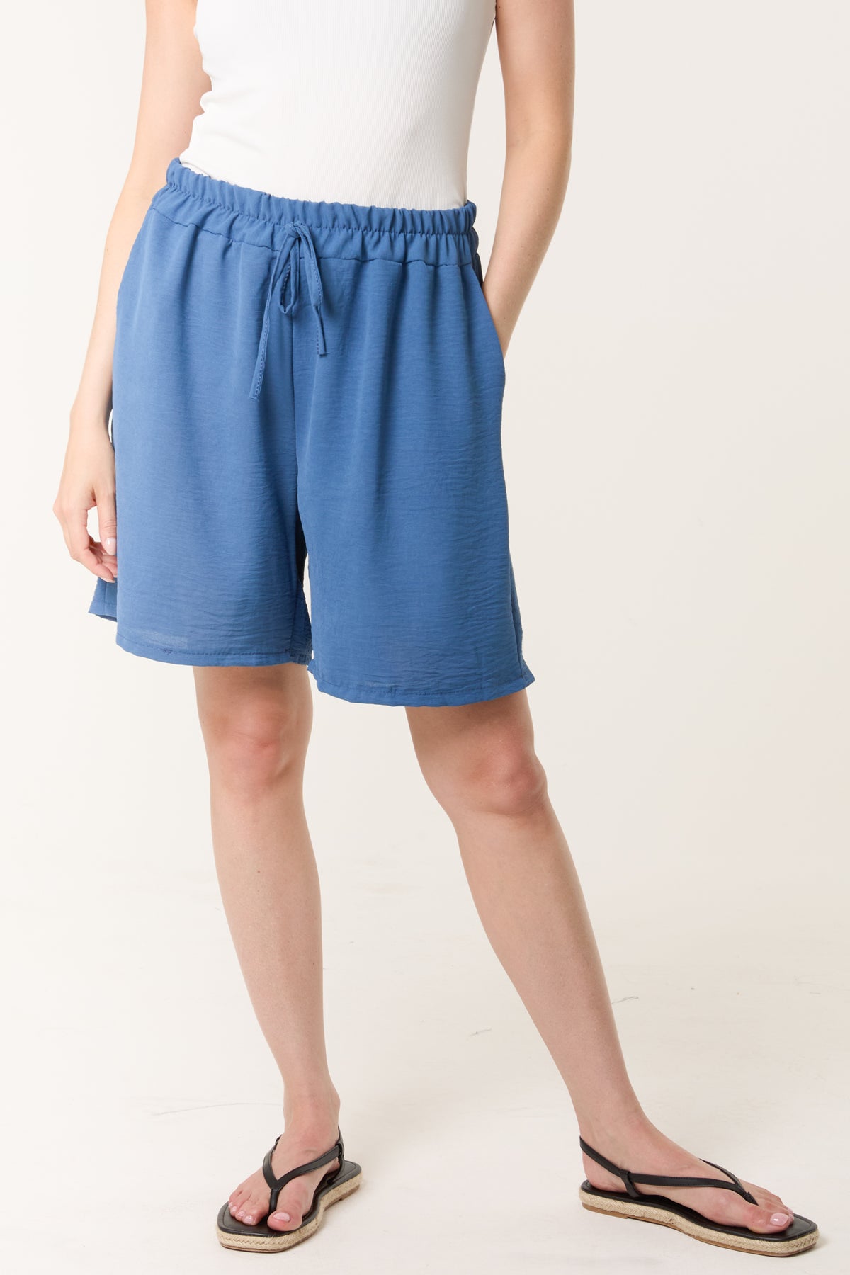 Relaxed Fit Pockets Bermuda Shorts