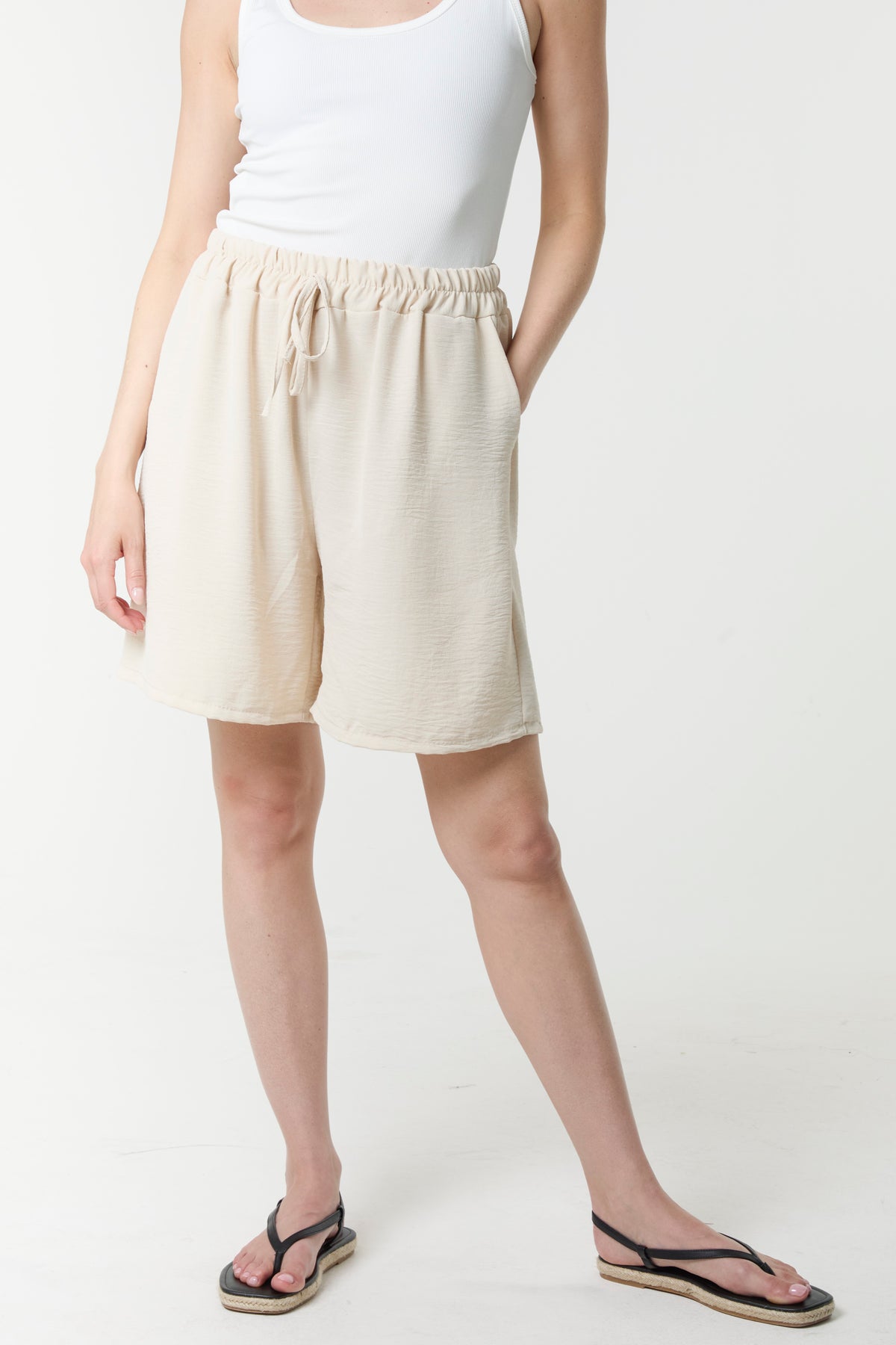 Relaxed Fit Pockets Bermuda Shorts