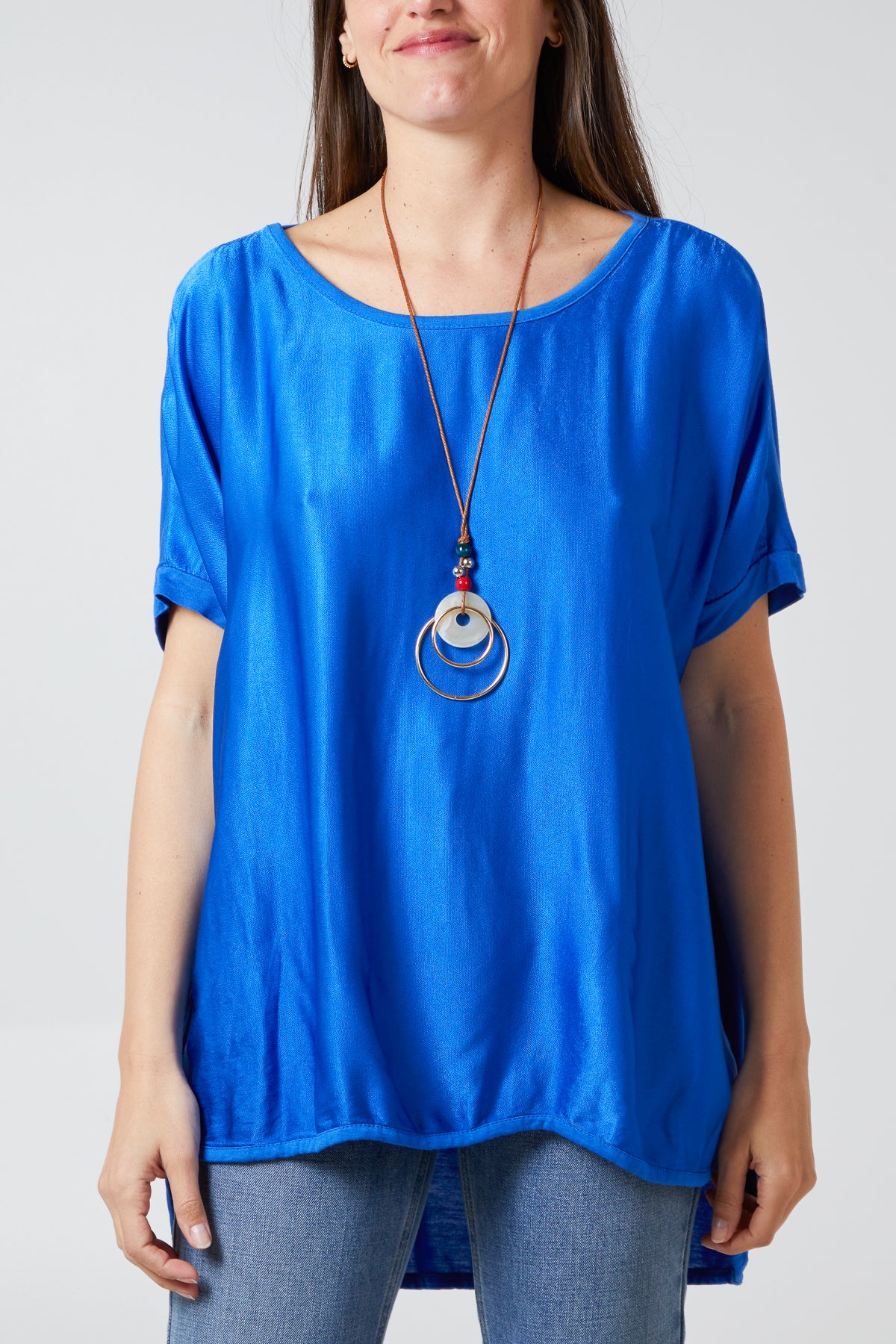 Short Sleeve Round Neck Satin Feel Dip Hem Necklace Top